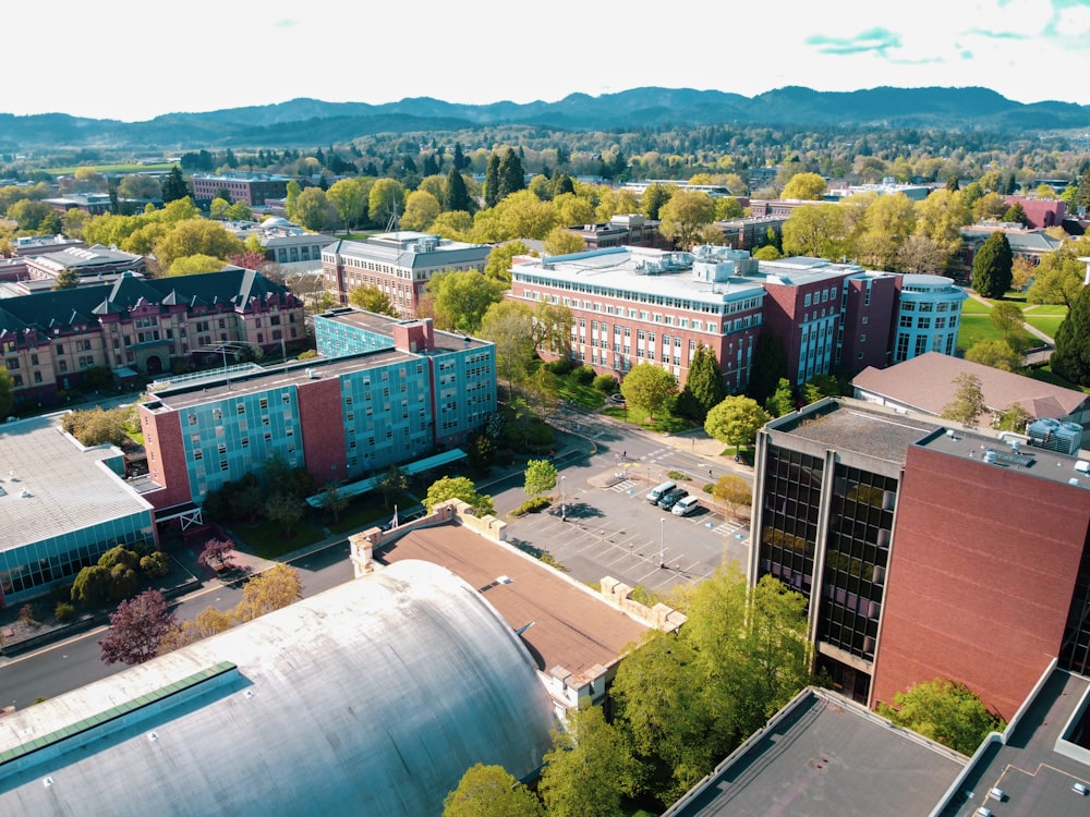 Vue aérienne des bâtiments de la ville pendant la journée