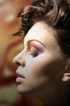 woman with brown hair and black eyes