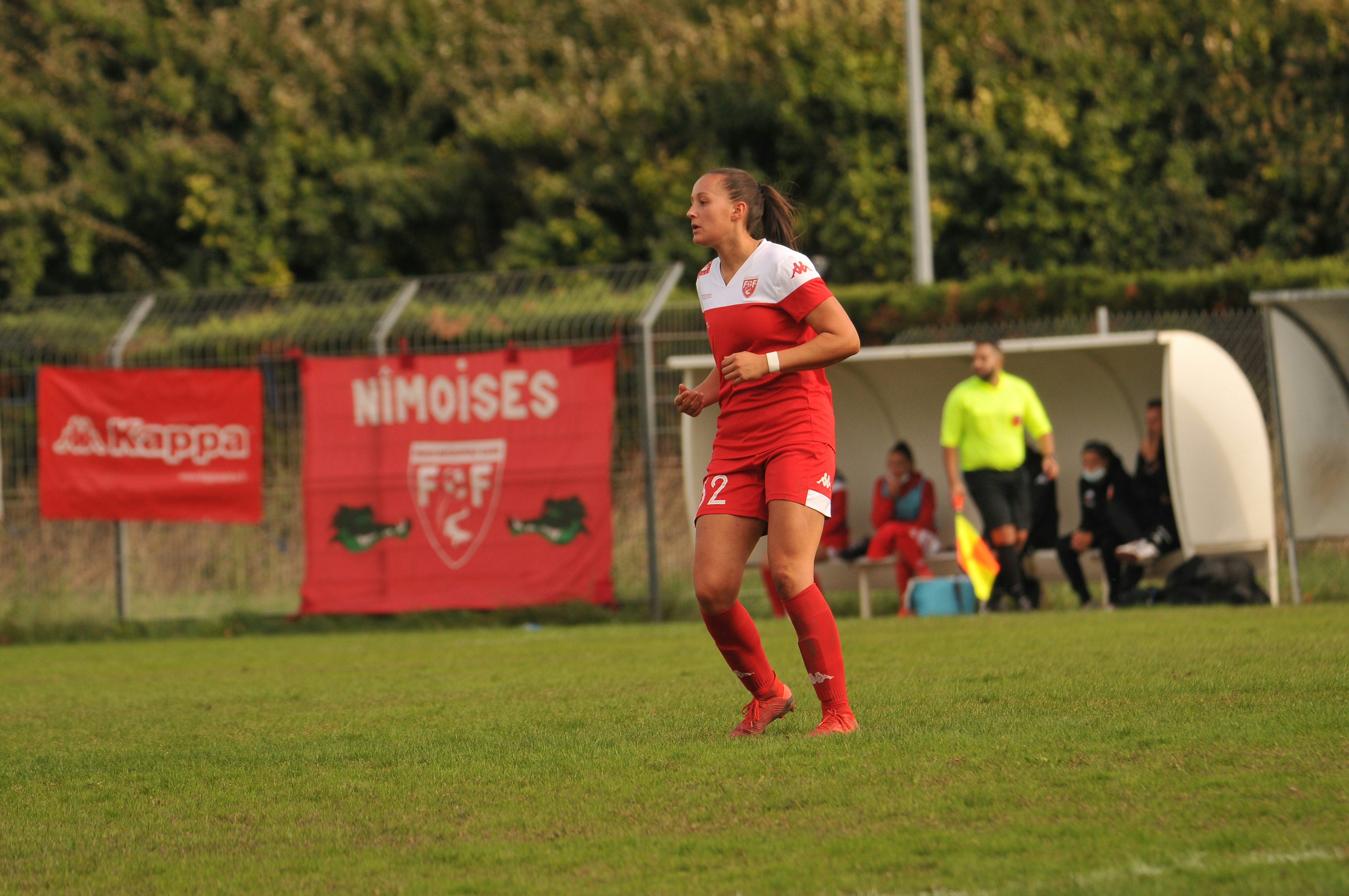 卡里克把B费拉到场边面授机宜，随后｜博狗娱乐官方网站（封面配图）