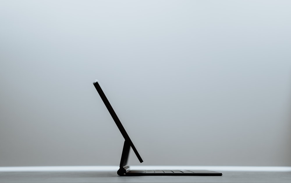 schwarzer und silberner Laptop-Computer