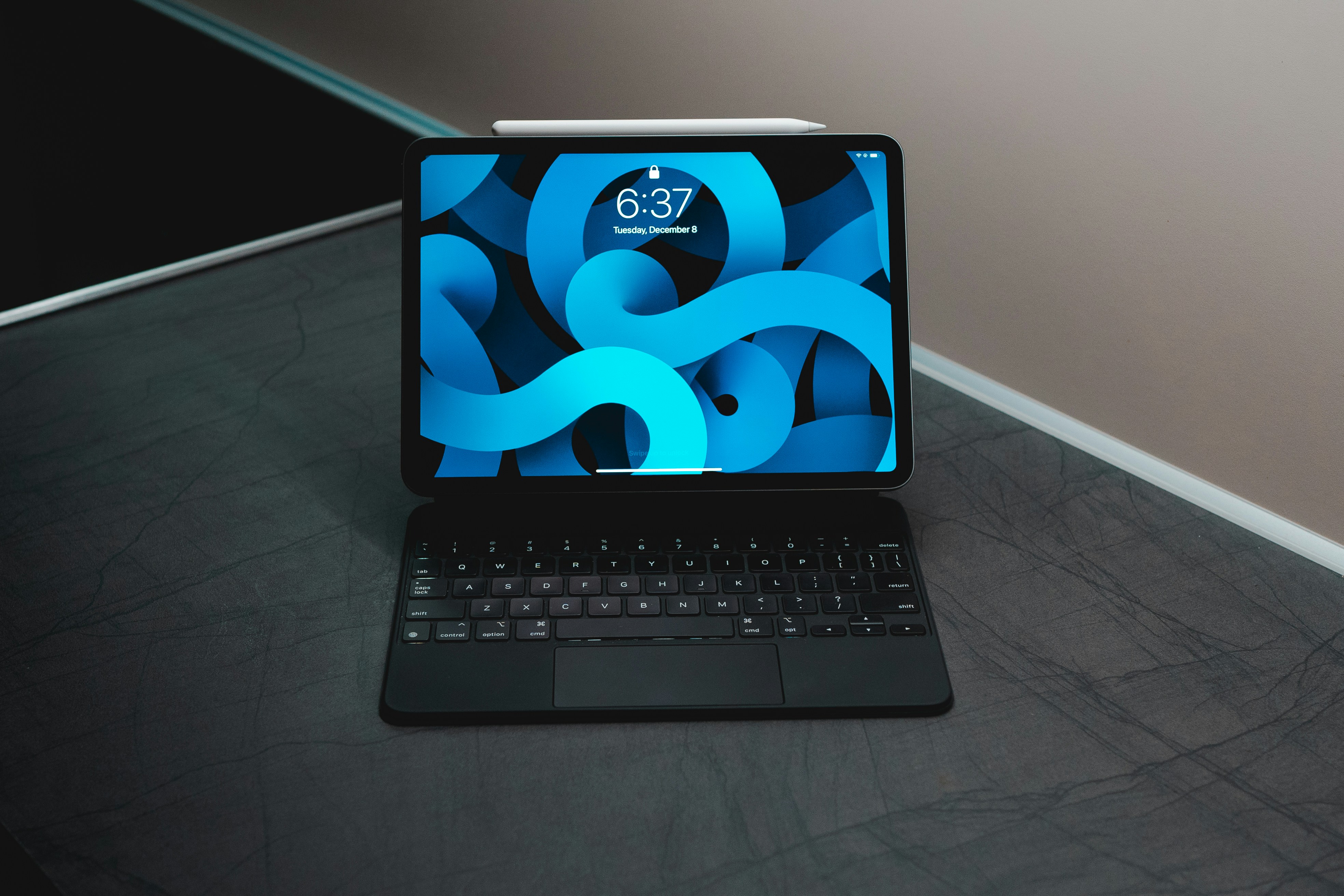 Марк Гурман: Apple рассматривает возможность выпуска iPad с более крупным дисплеем