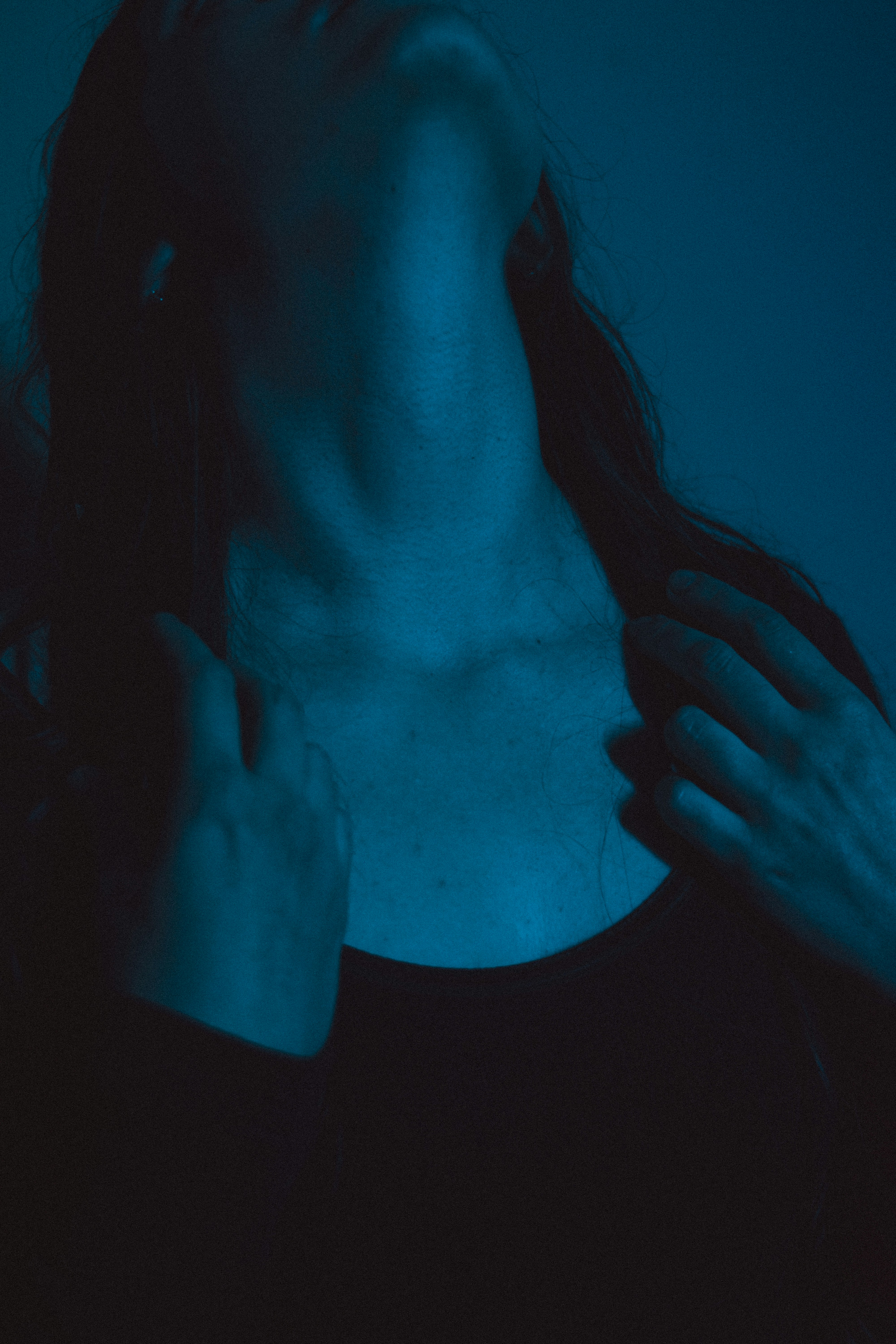 woman in black scoop neck shirt