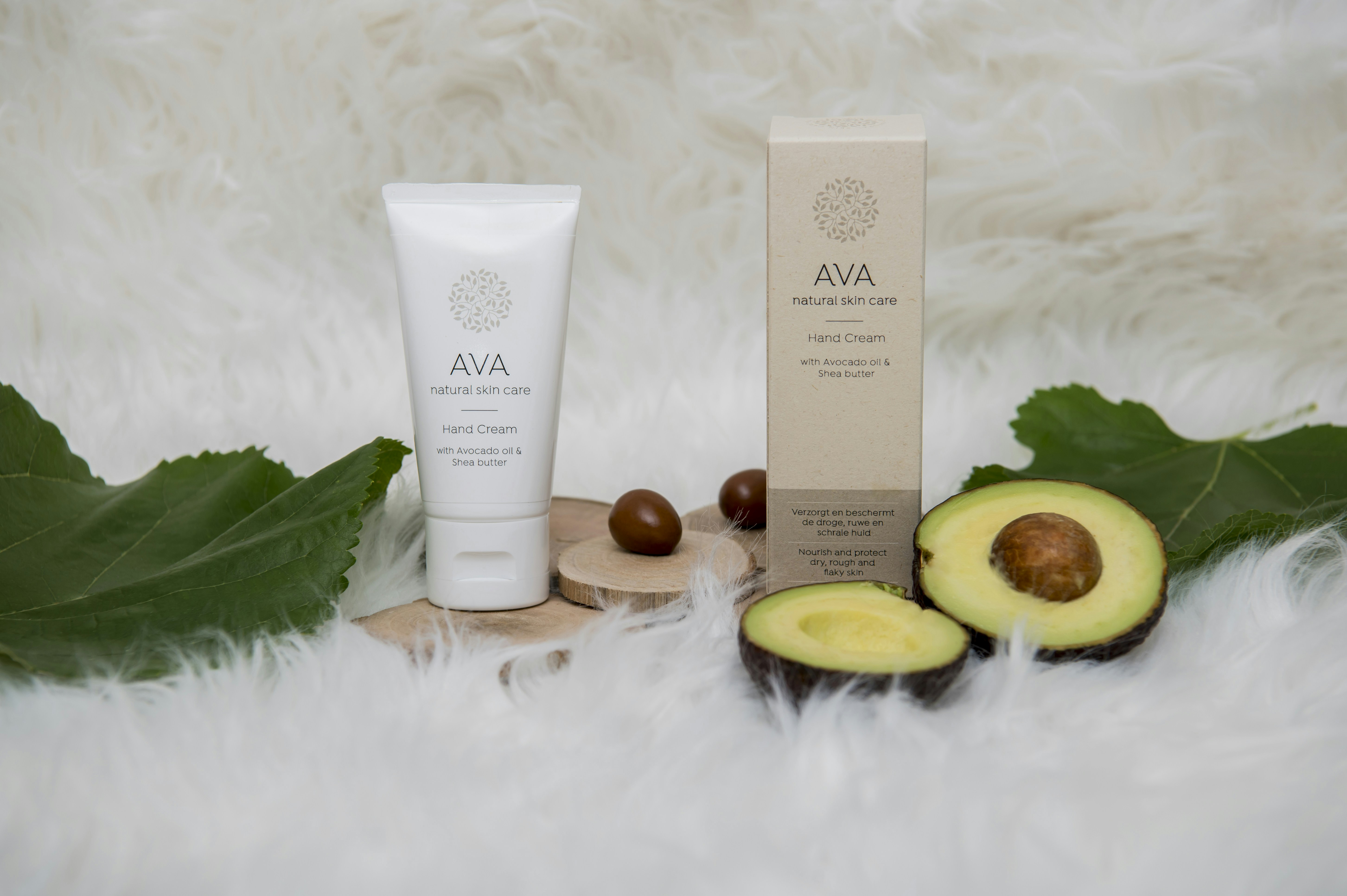 Skincare product ingredients, Clean clear skin, Healthy skin glow, Botanical plant leaves, ilustrasi artikel Unlock Clear Skin: Azelaic Acid for Acne & Rosacea Redness 9