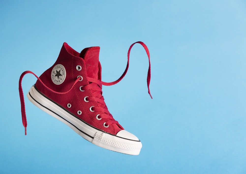 Foto Zapatillas altas converse star rojas – Imagen Zapato gratis en