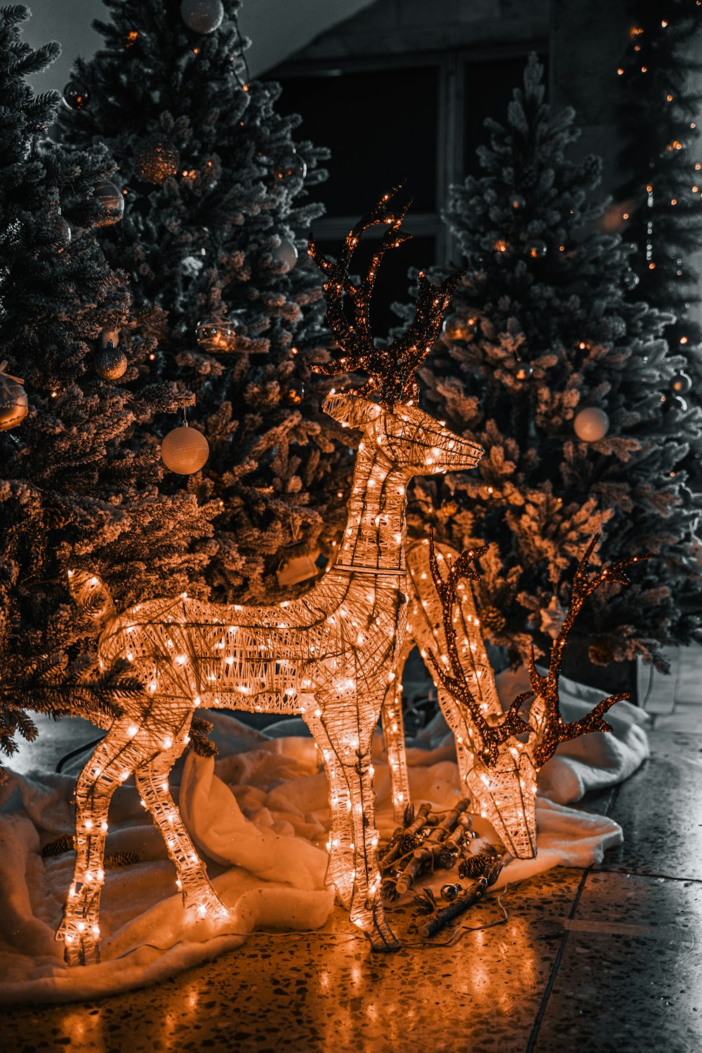 brown and black giraffe figurine