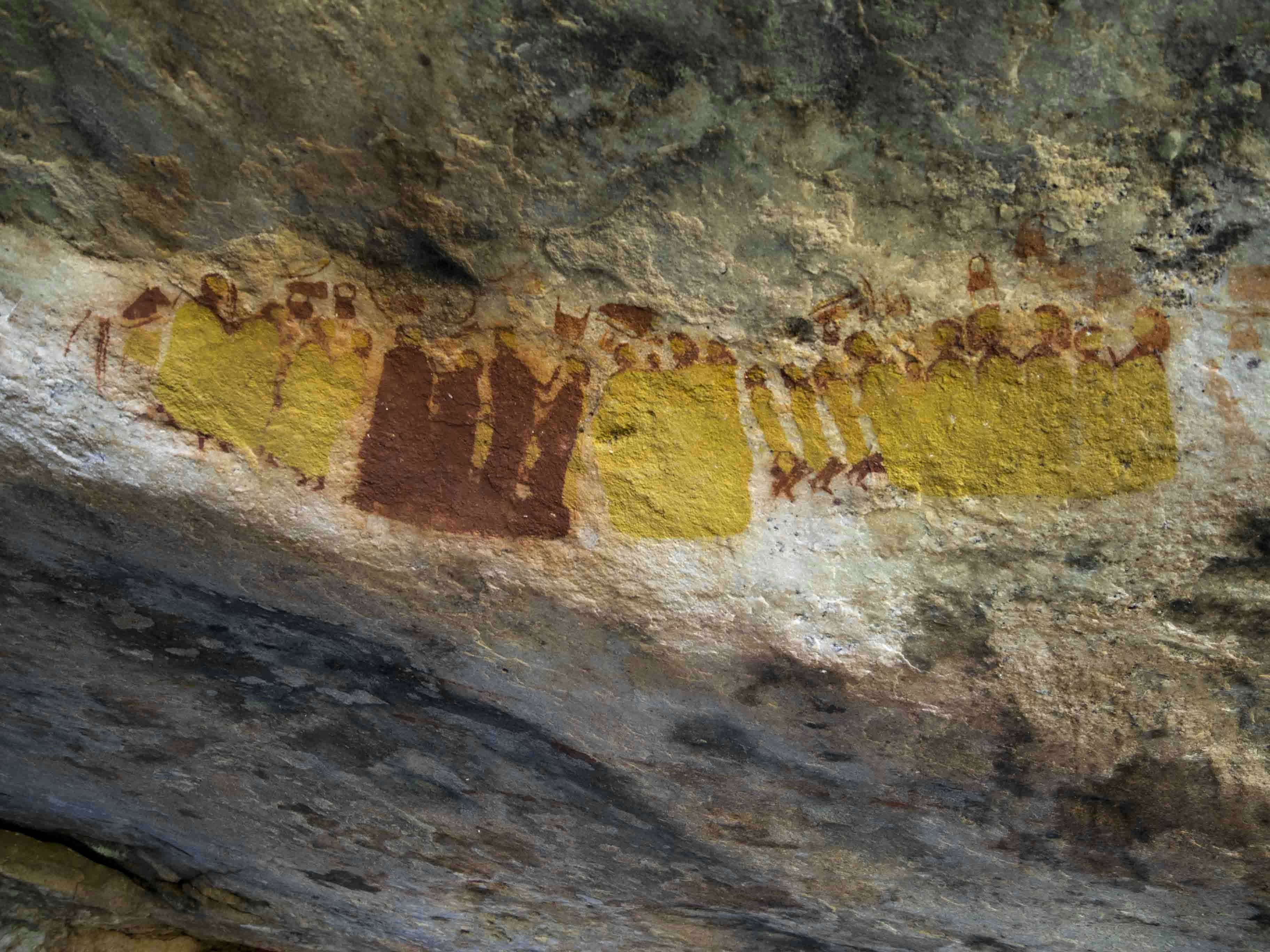 Braune und graue Felsformation