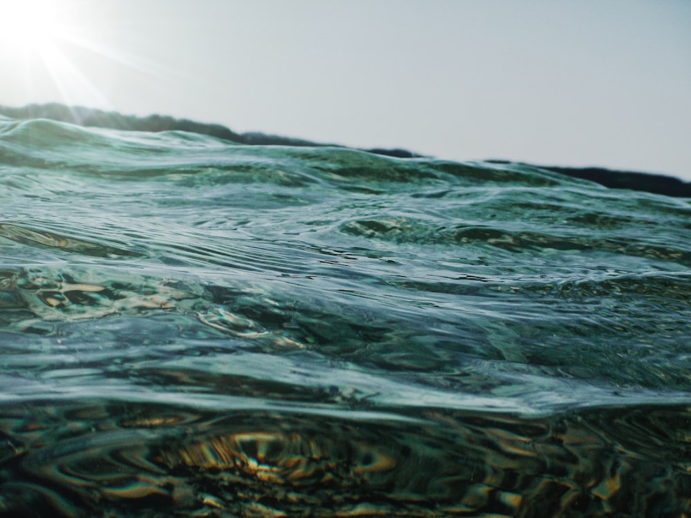 ocean waves crashing on rocks