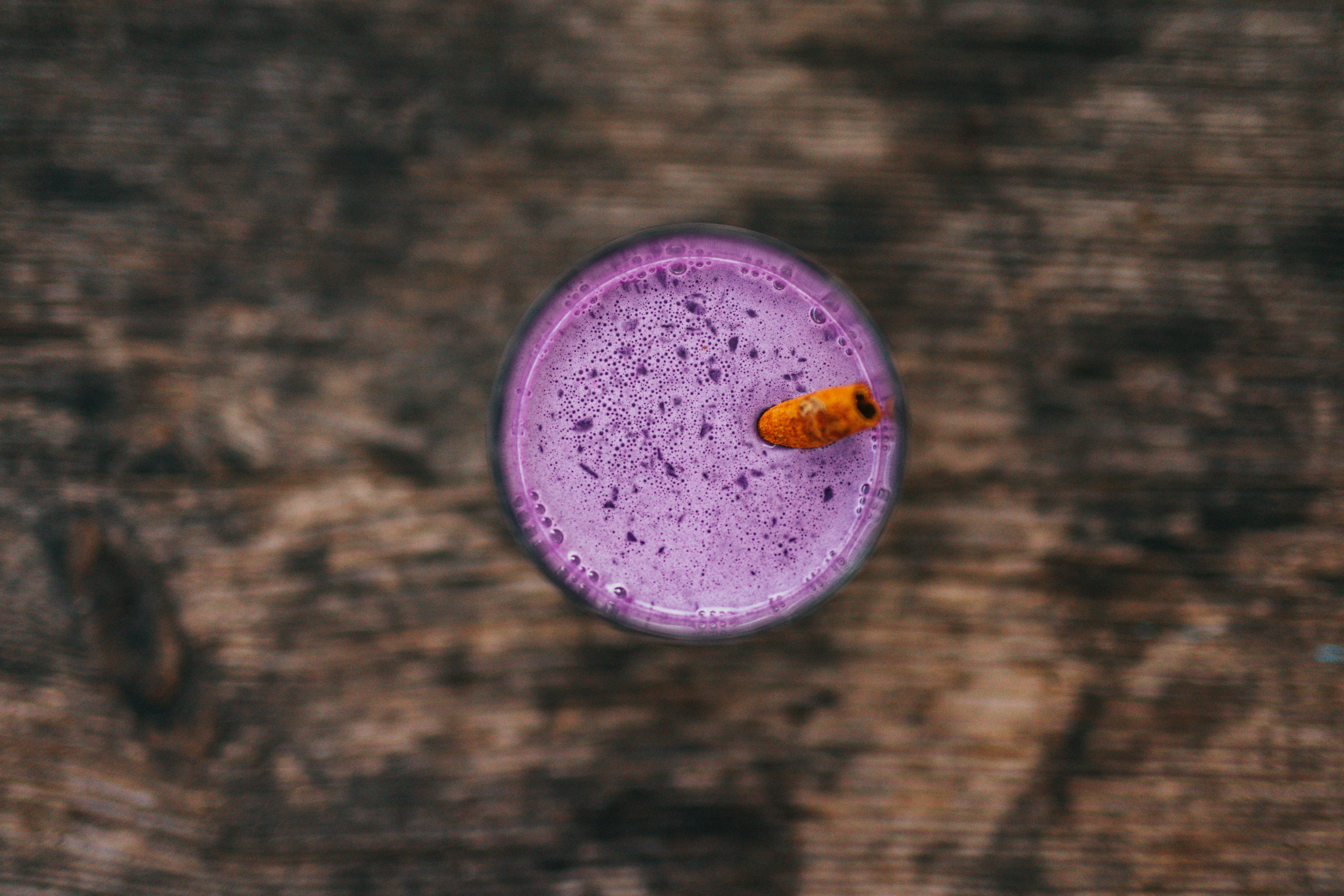 Batido Energético de Camote Morado, Plátano y Proteína de Suero