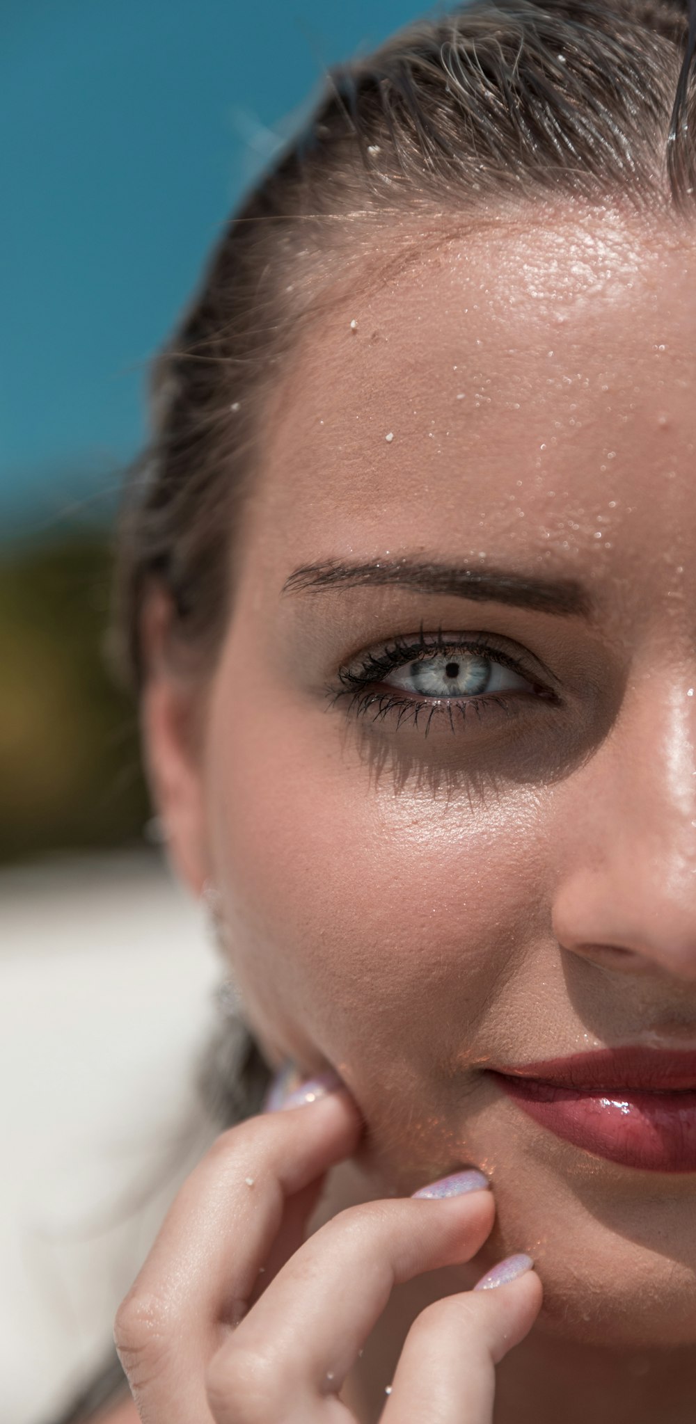 woman with blue eyes and brown eyes