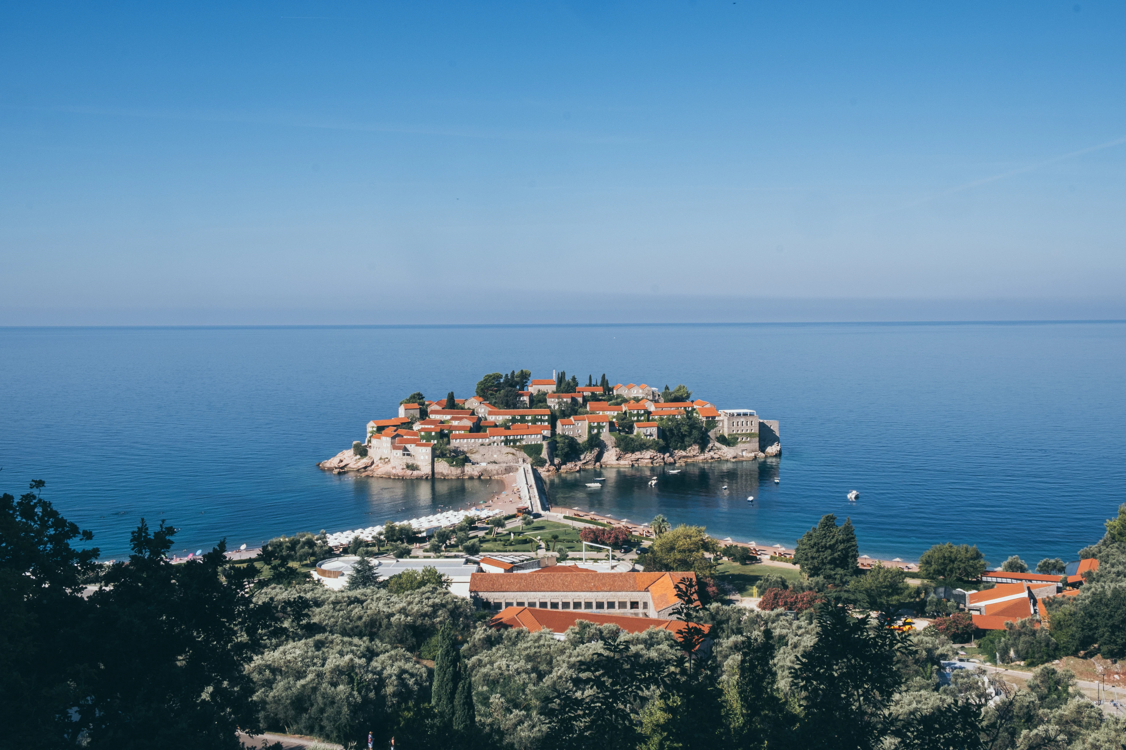 Sveti Stefan iz vazduha