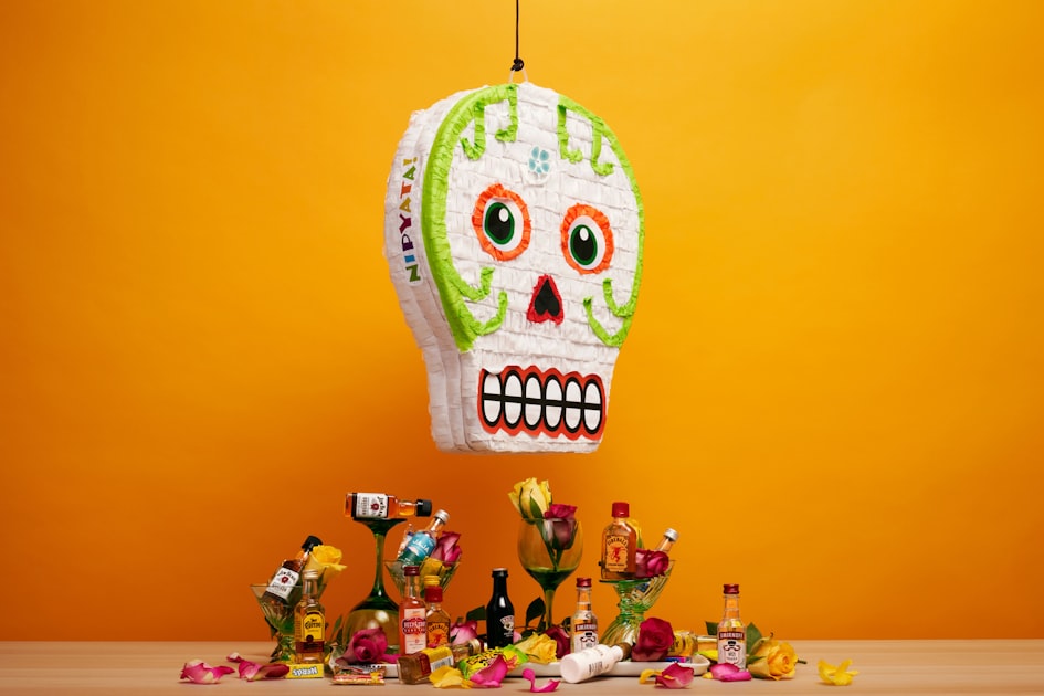 Colorful Cinco de Mayo celebration with Mexican decorations