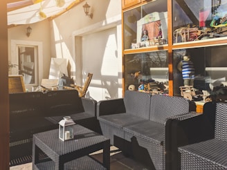 black and white table cloth