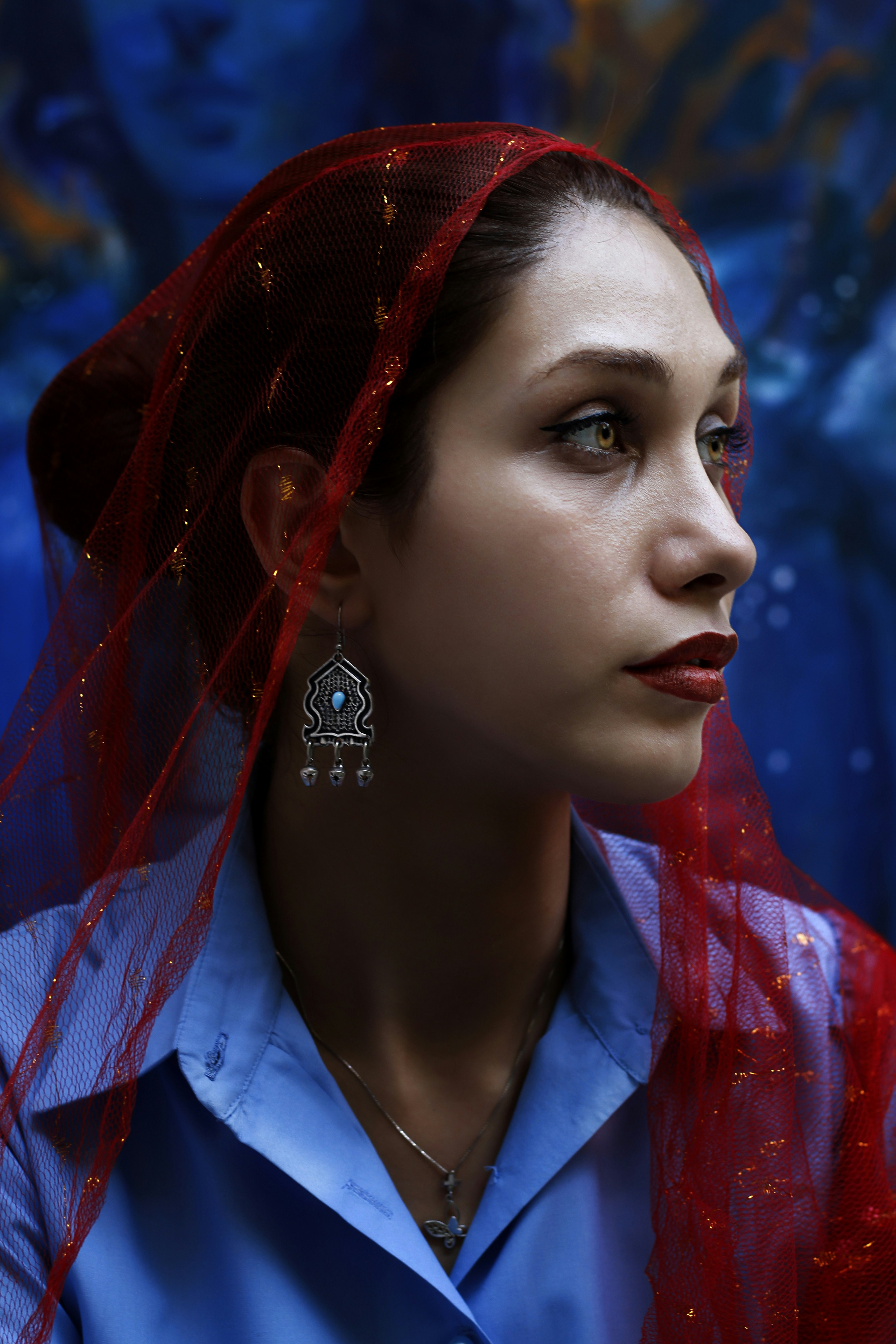 The Headline-Article Disconnect: When Titles Contradict Their Own Stories