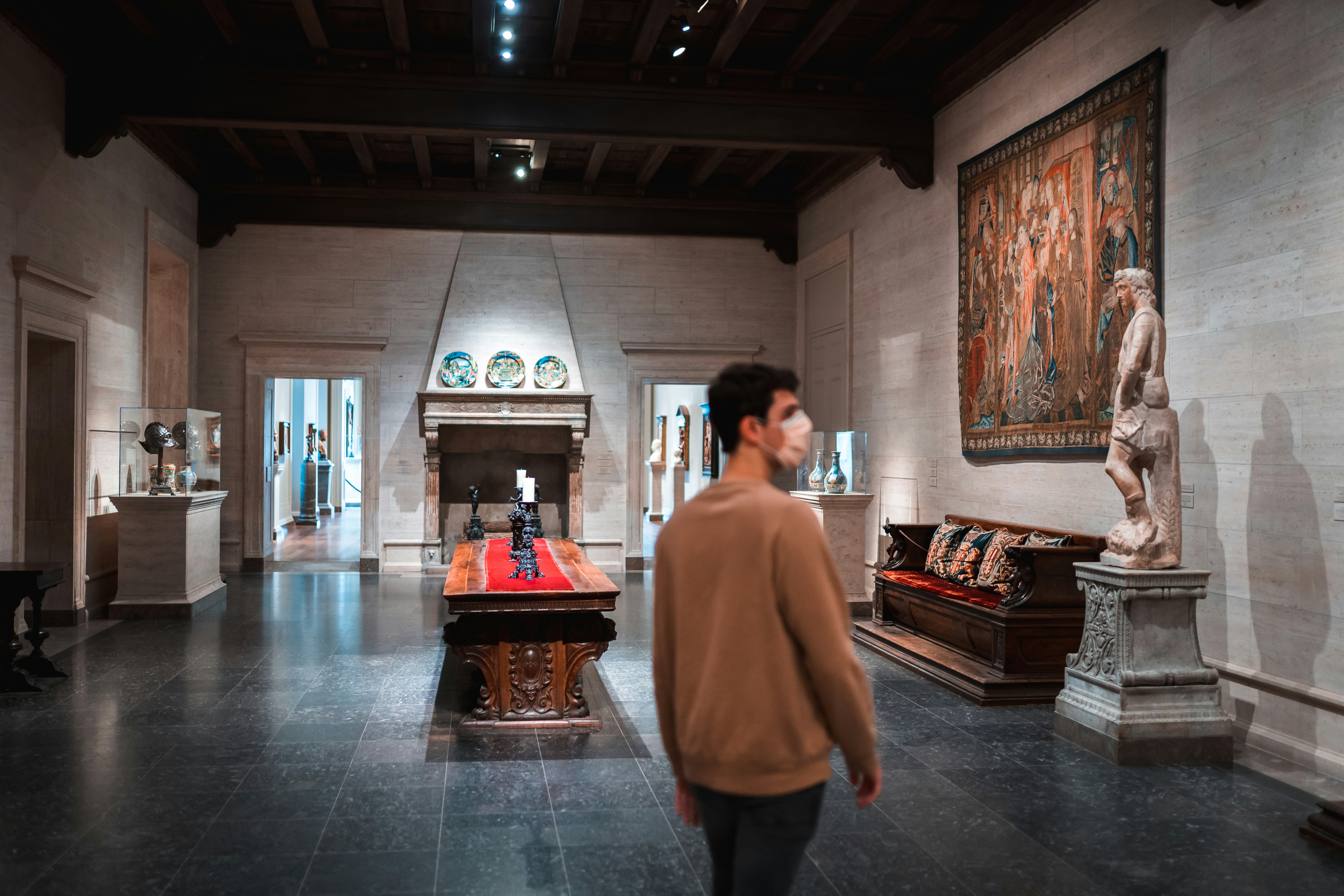 Viewing works in the National Gallery of Art