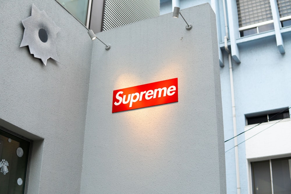 10+ Supreme (Brand) HD Wallpapers and Backgrounds