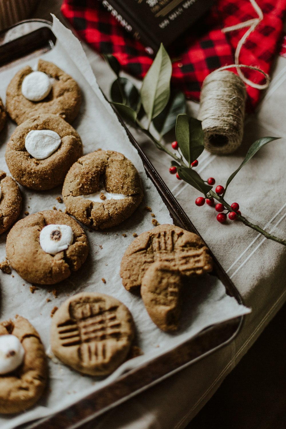 biscuits sur sac en papier brun