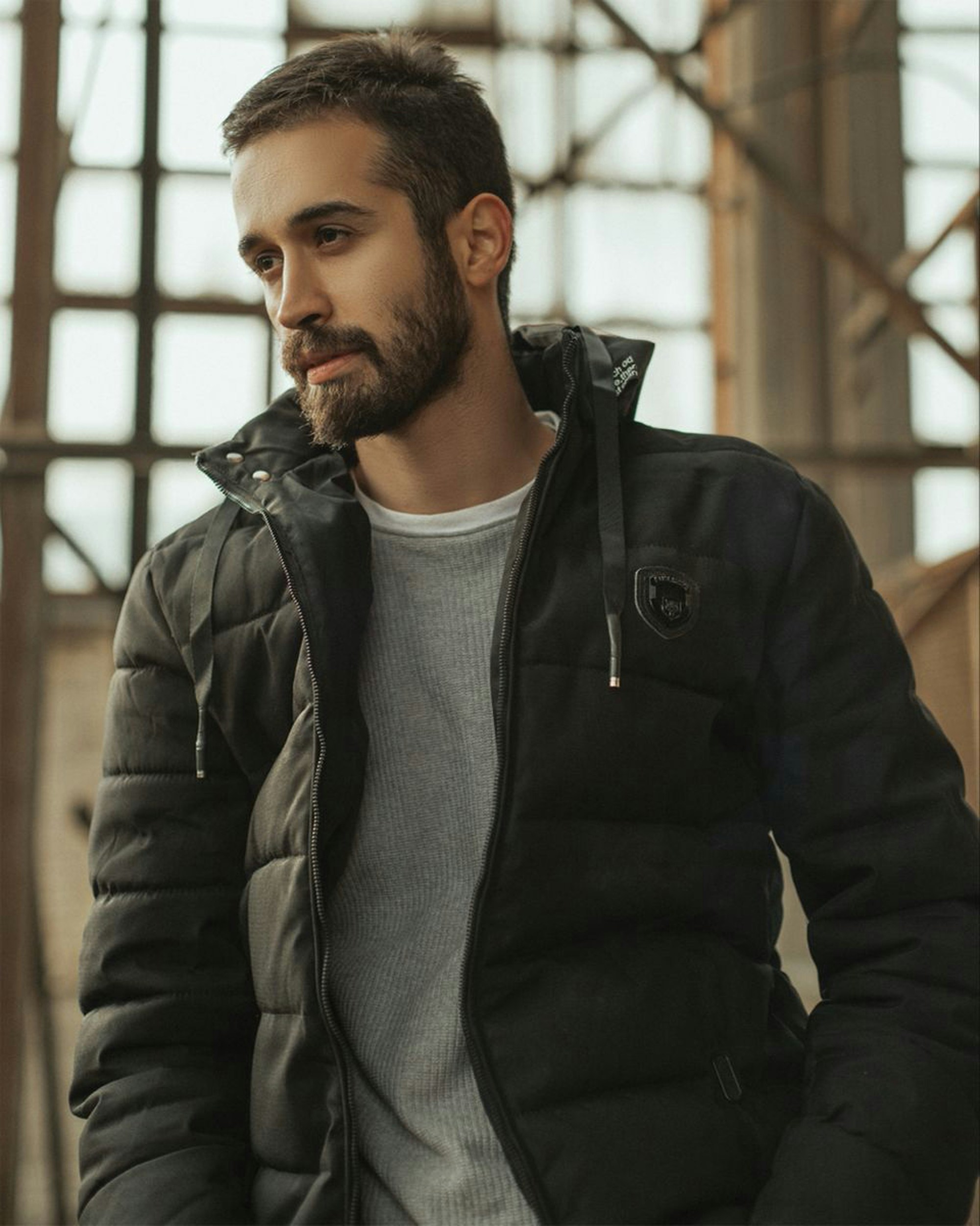 Photo by behrouzsasani