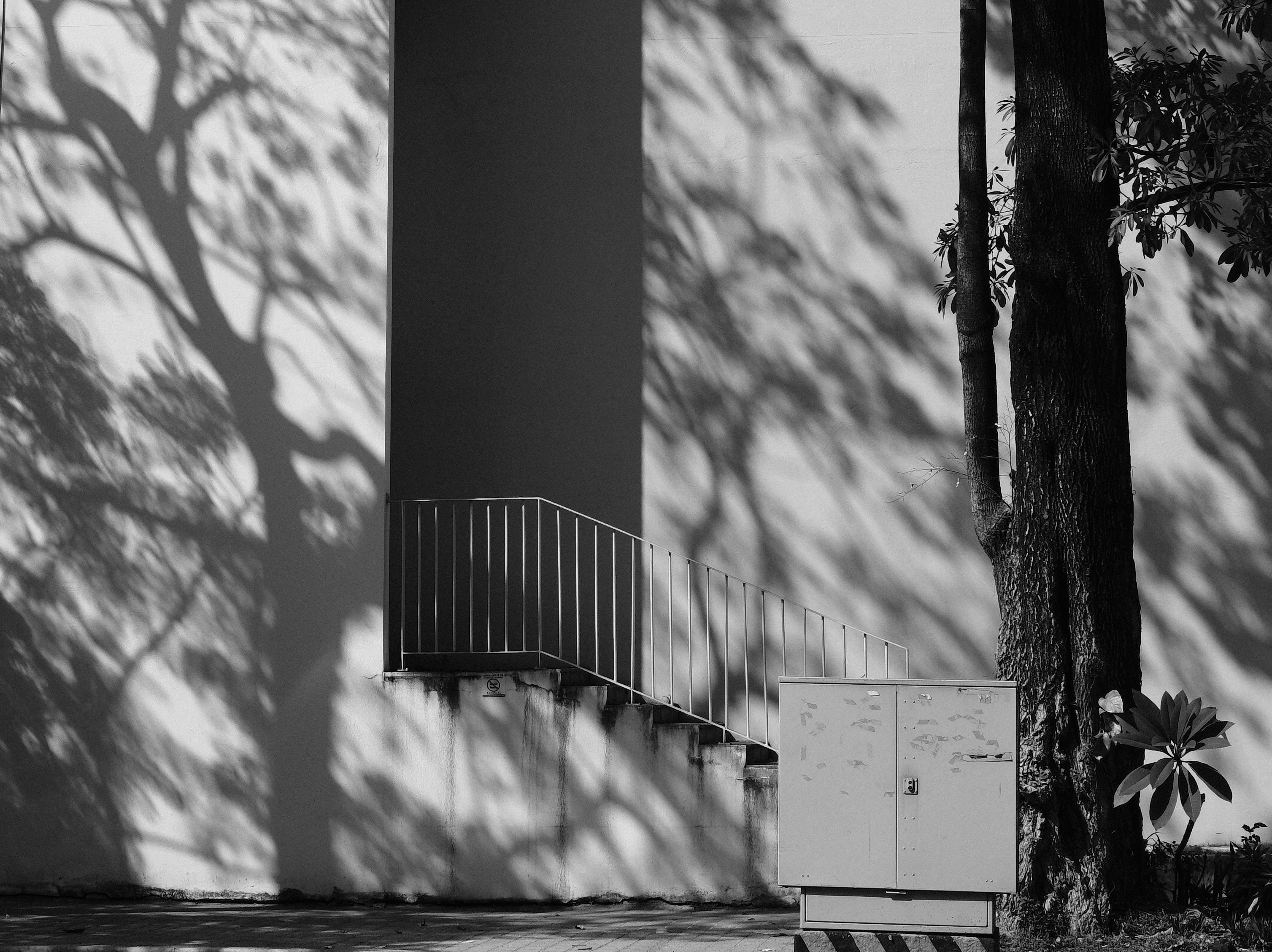 grayscale photo of a building