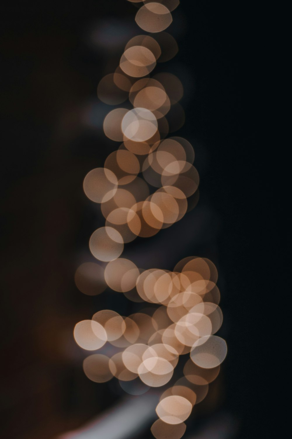 white and yellow bokeh lights