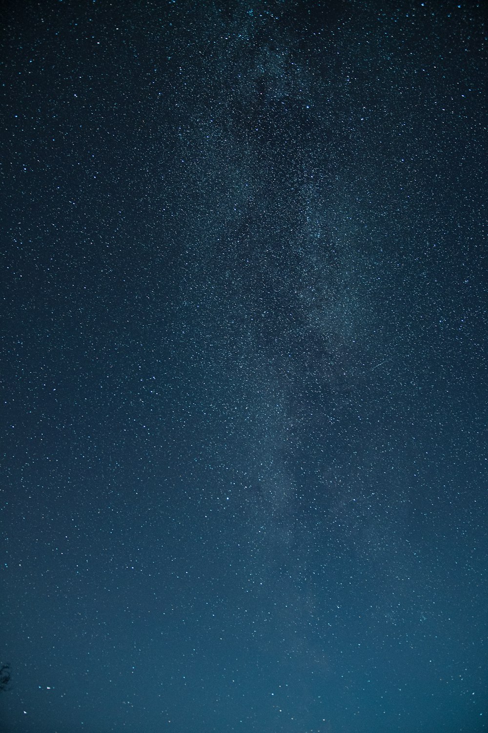 blue sky with stars during night time