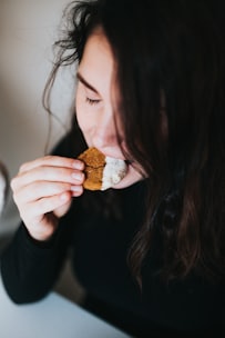 mindful eating a biscuit