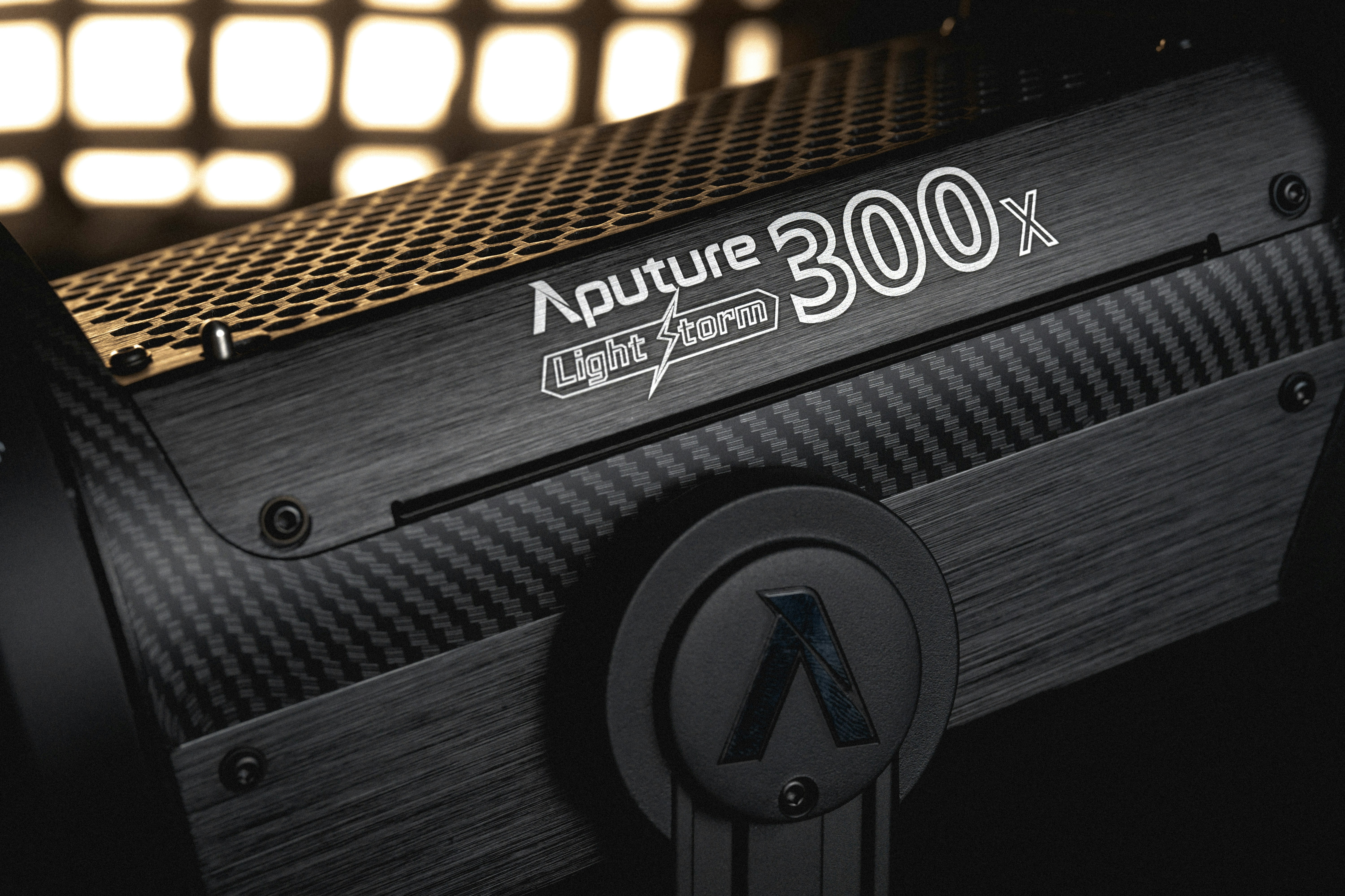 Aputure Lightstorm 600c Pro RGBWW LED Light Rental - 2