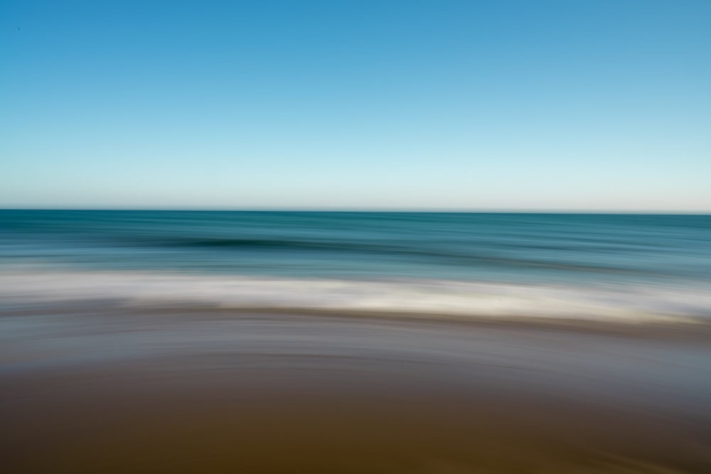 blaues Meer unter blauem Himmel tagsüber