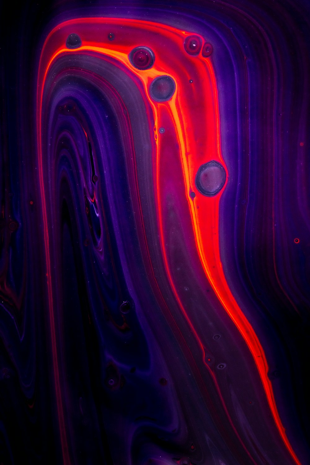Pintura abstracta púrpura y azul