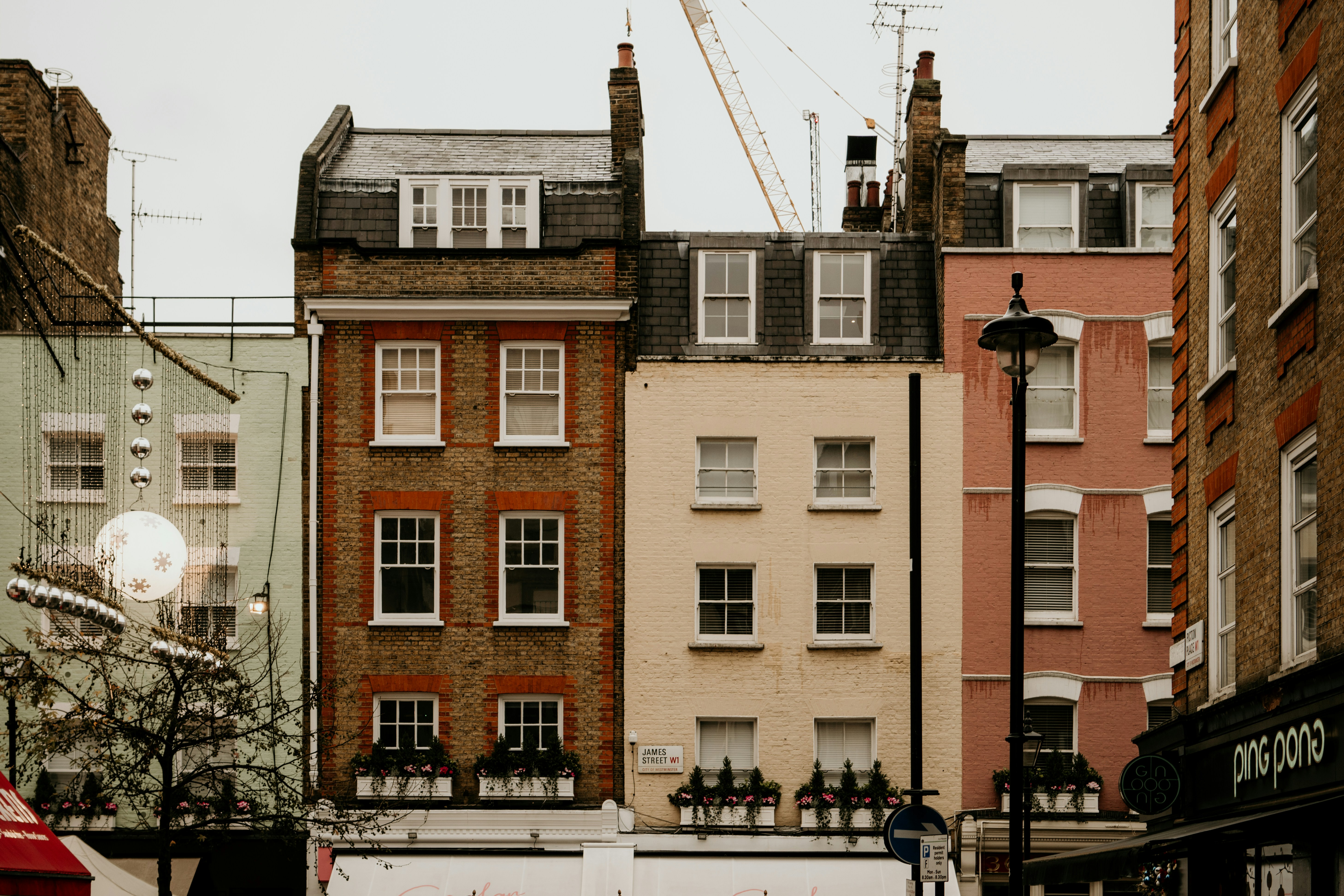 is 2025 a good time to build a new home in london