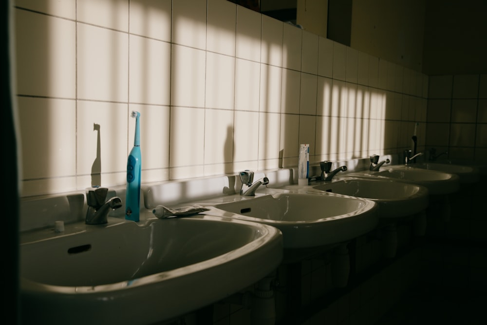 Modern Half Bathroom Decor Tips for a Refreshing Look