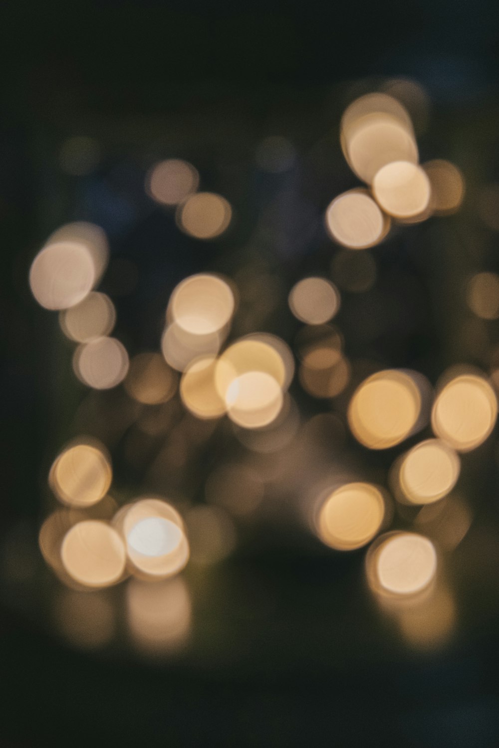 white and yellow bokeh lights