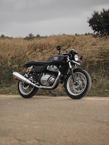 Motor Hitam Matte
