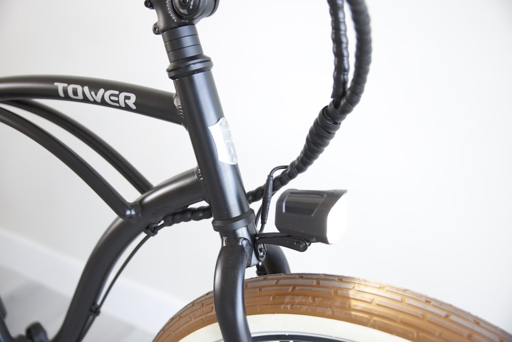 black and gray bicycle wheel