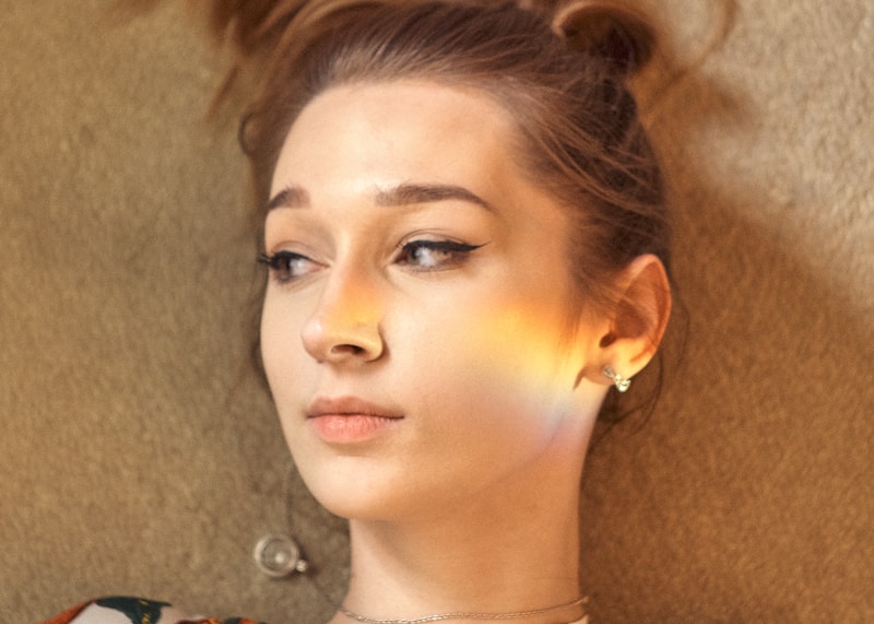 Pendientes plateados estilo femboy