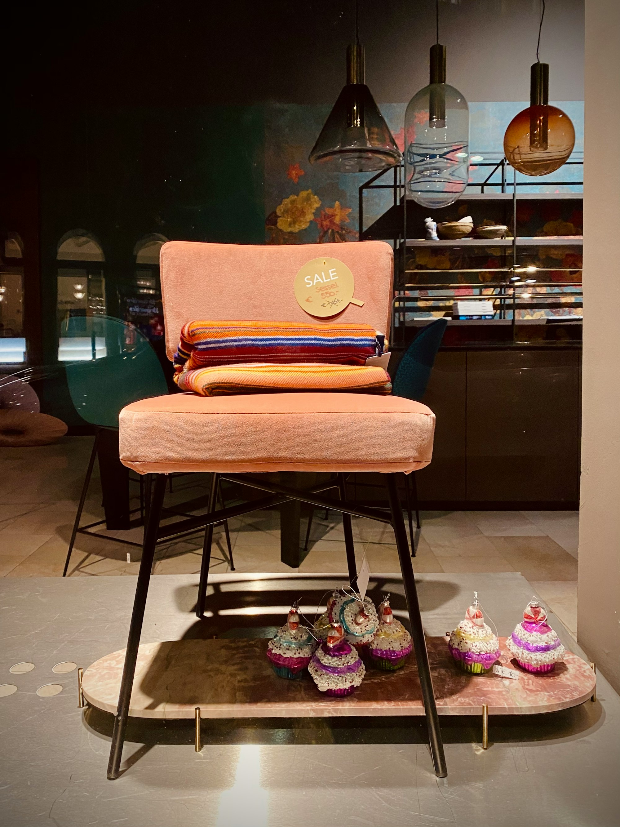 Loja de móveis e decoração para Inspiração. Foto: Arno Senoner / Unsplash