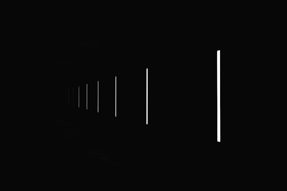 schwarze Linie auf weißem Hintergrund