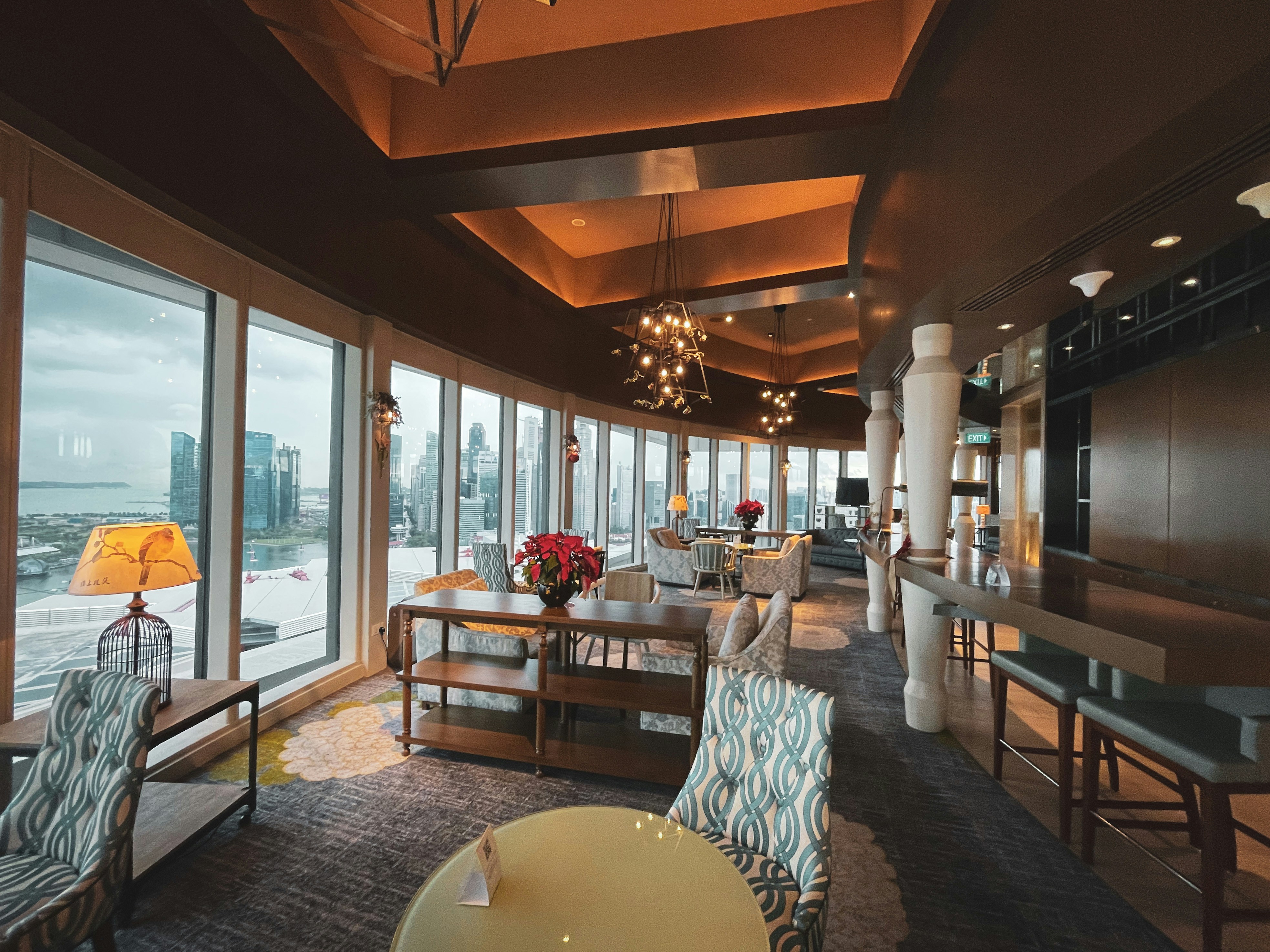 Image de Dj ambient down-tempo : budget et conseils pour un dîner d'entreprise en hôtel