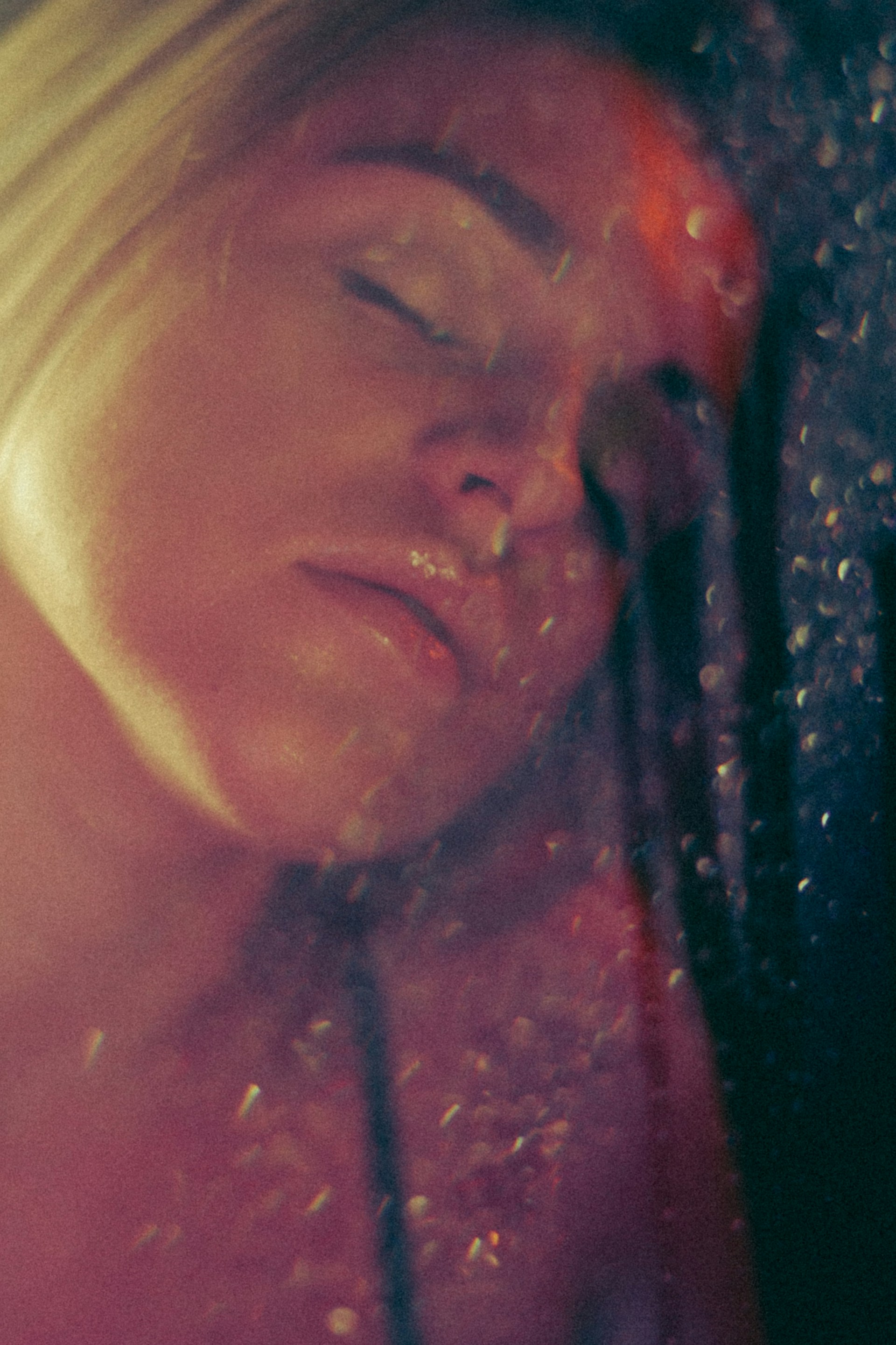 black and white bed linen