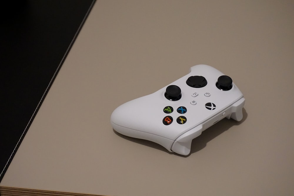 white xbox one game controller