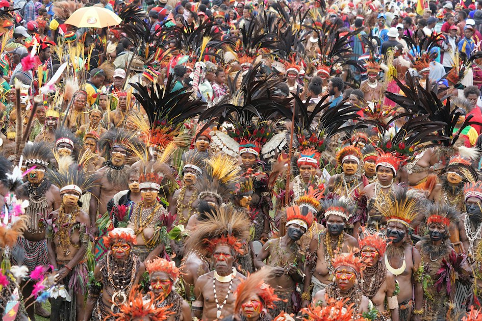 Carnaval Como Método: MAM Rio Transforma Carnavalescos em Artistas Visuais