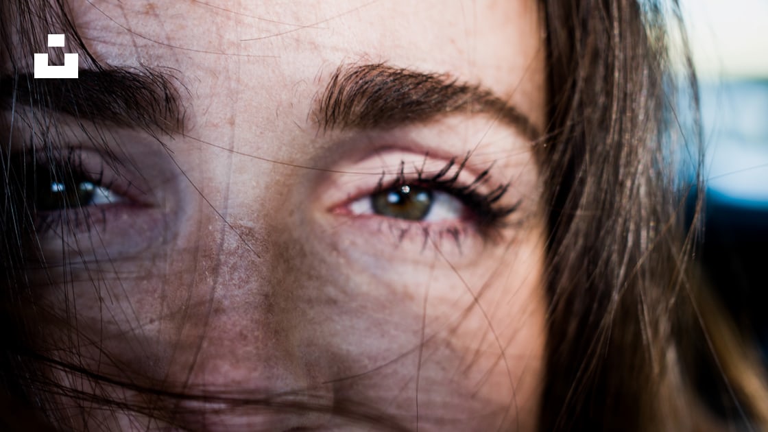 A woman with long black hair and blue eyes photo – Free Black Image on  Unsplash