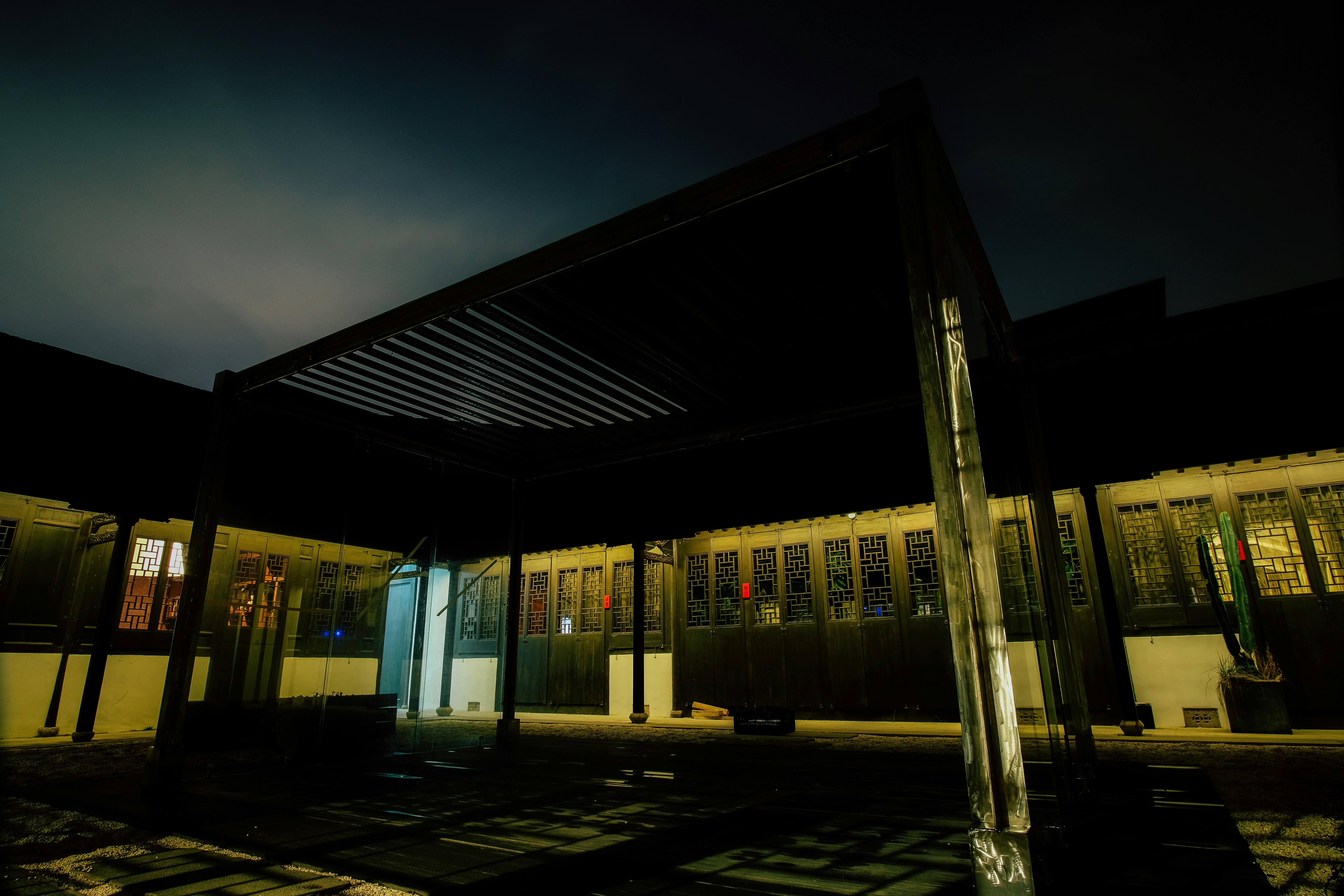 Photo by k_sariwating