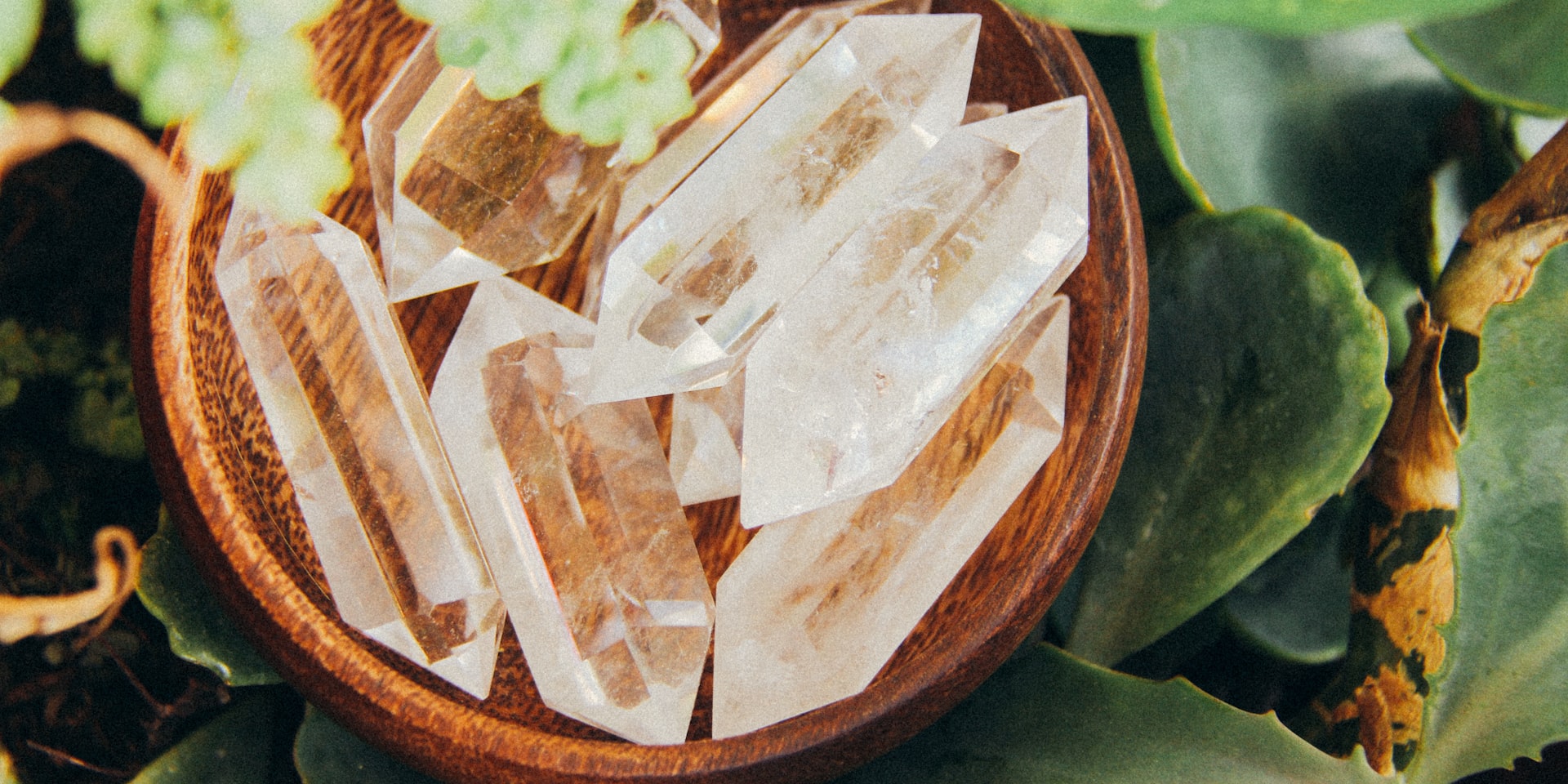 Cover Image for Crystal Healing 101