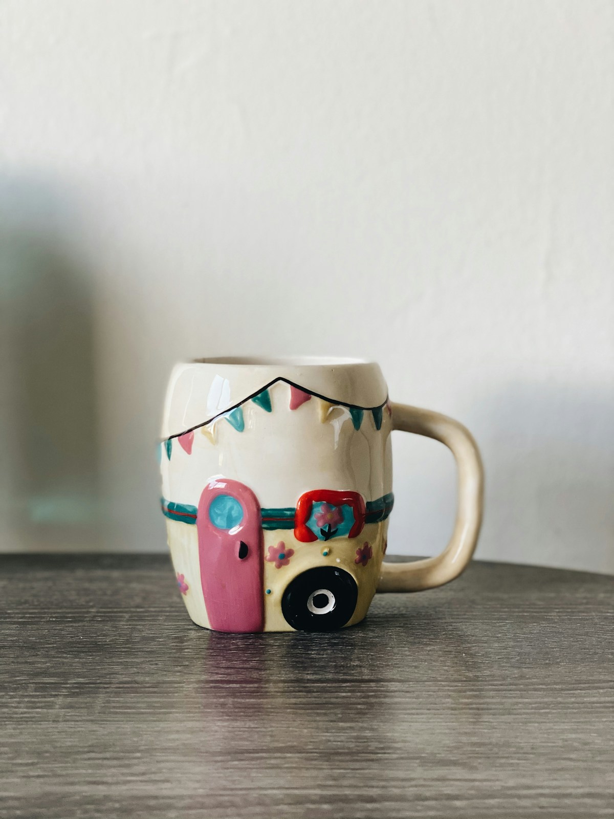white-and-red-mickey-mouse-ceramic-mug-Kruv9C9TxPQ collection background image