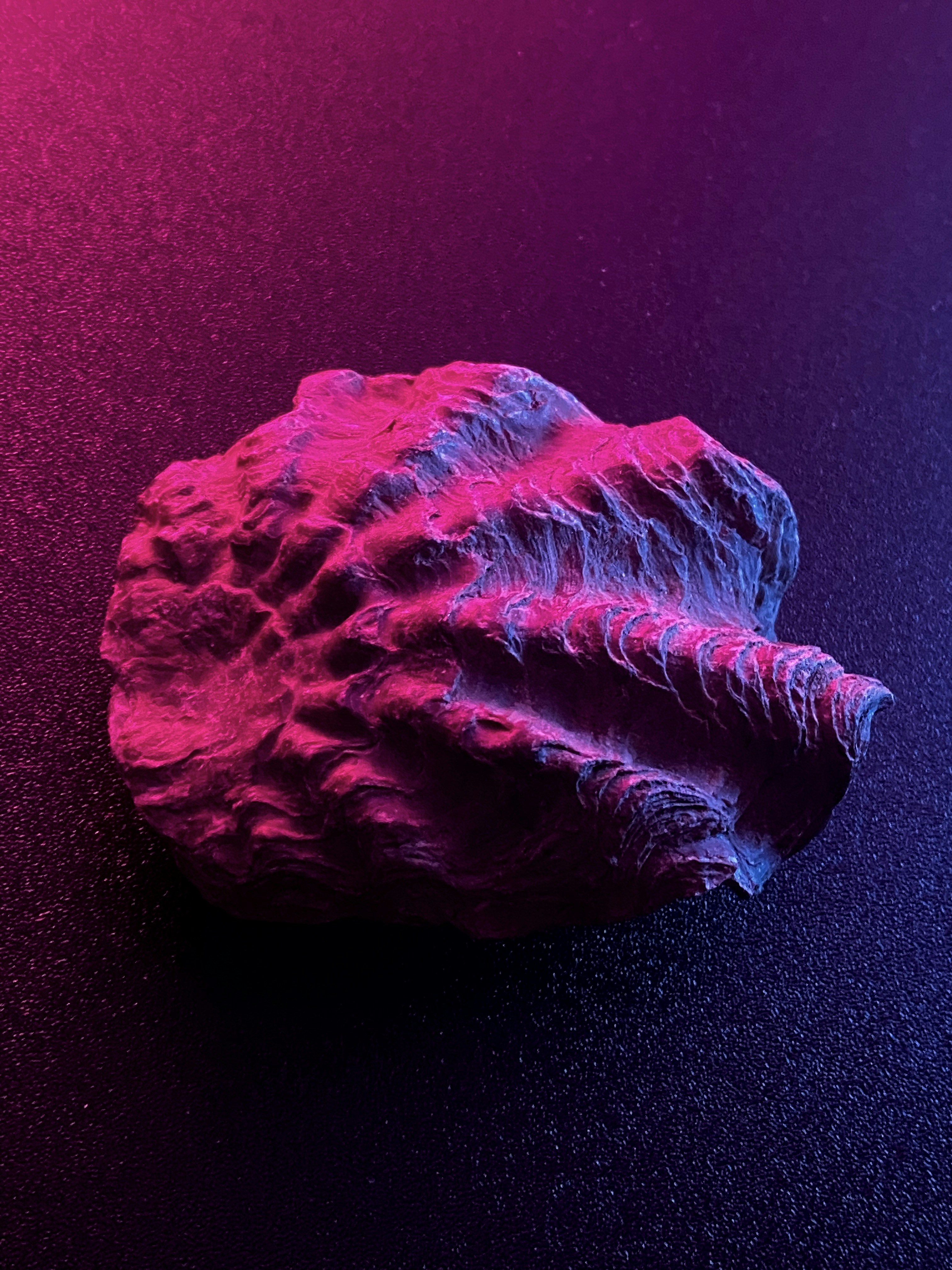 Grünes und weißes Steinfragment