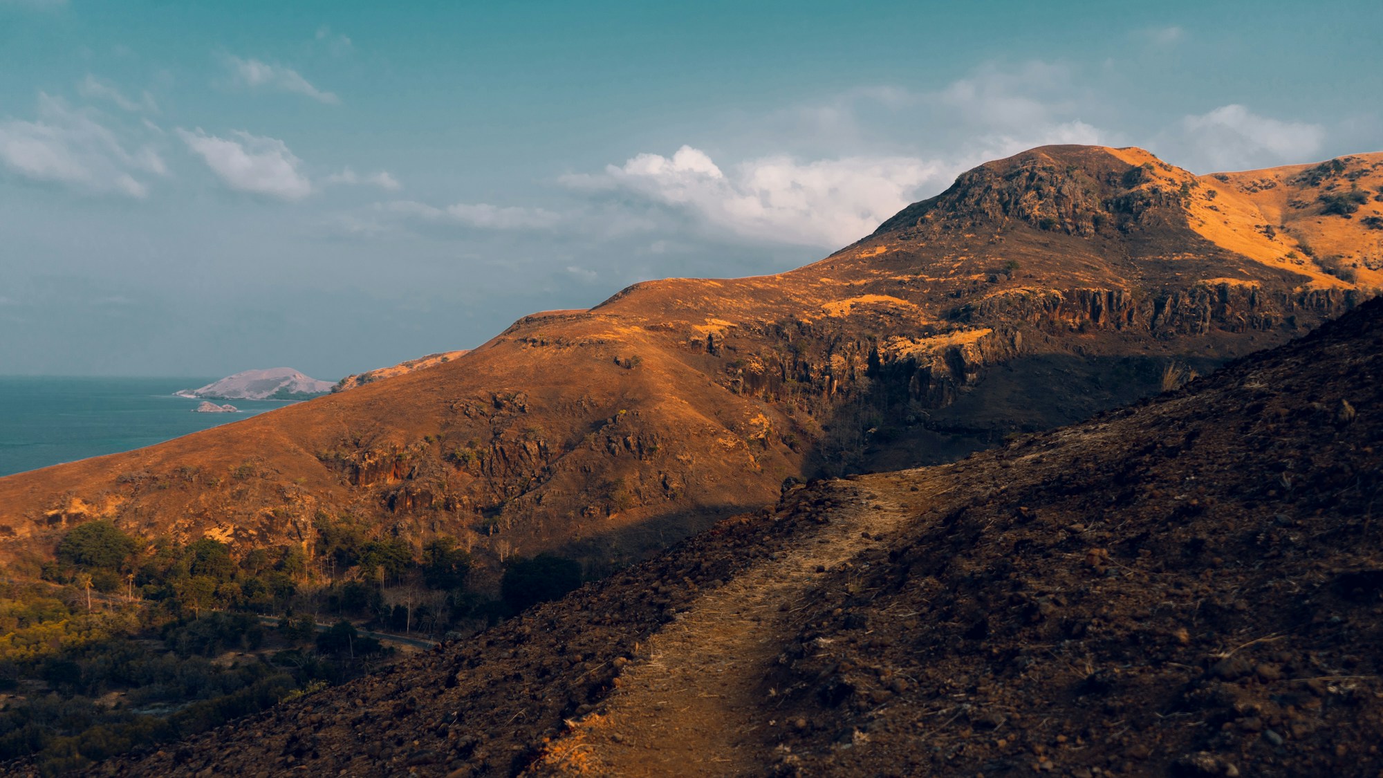 What to See in Maumere: Travel Guide