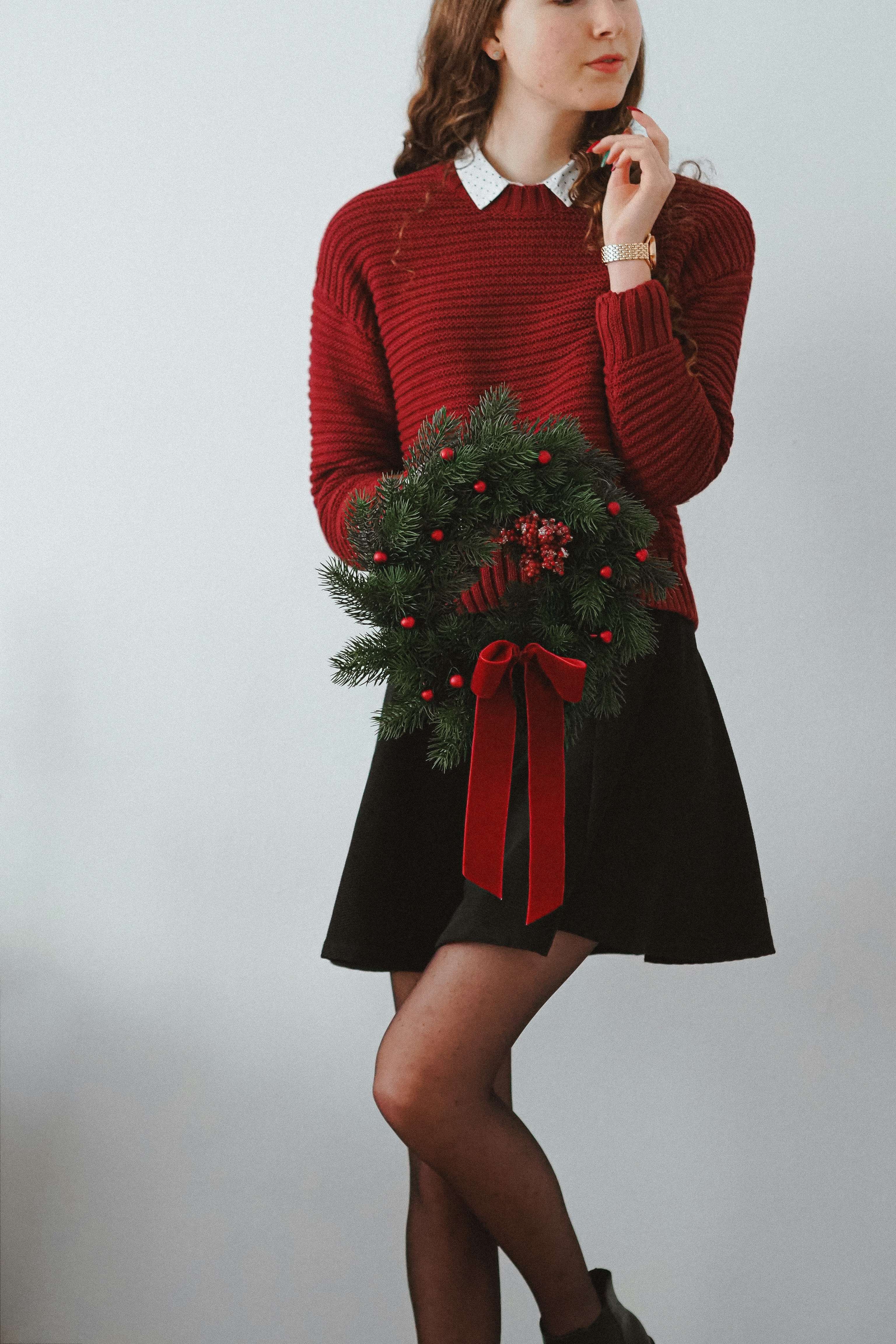Woman in red long sleeve shirt holding red rose bouquet photo – Free ...