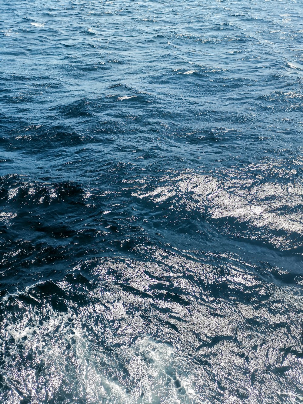 blue ocean water during daytime