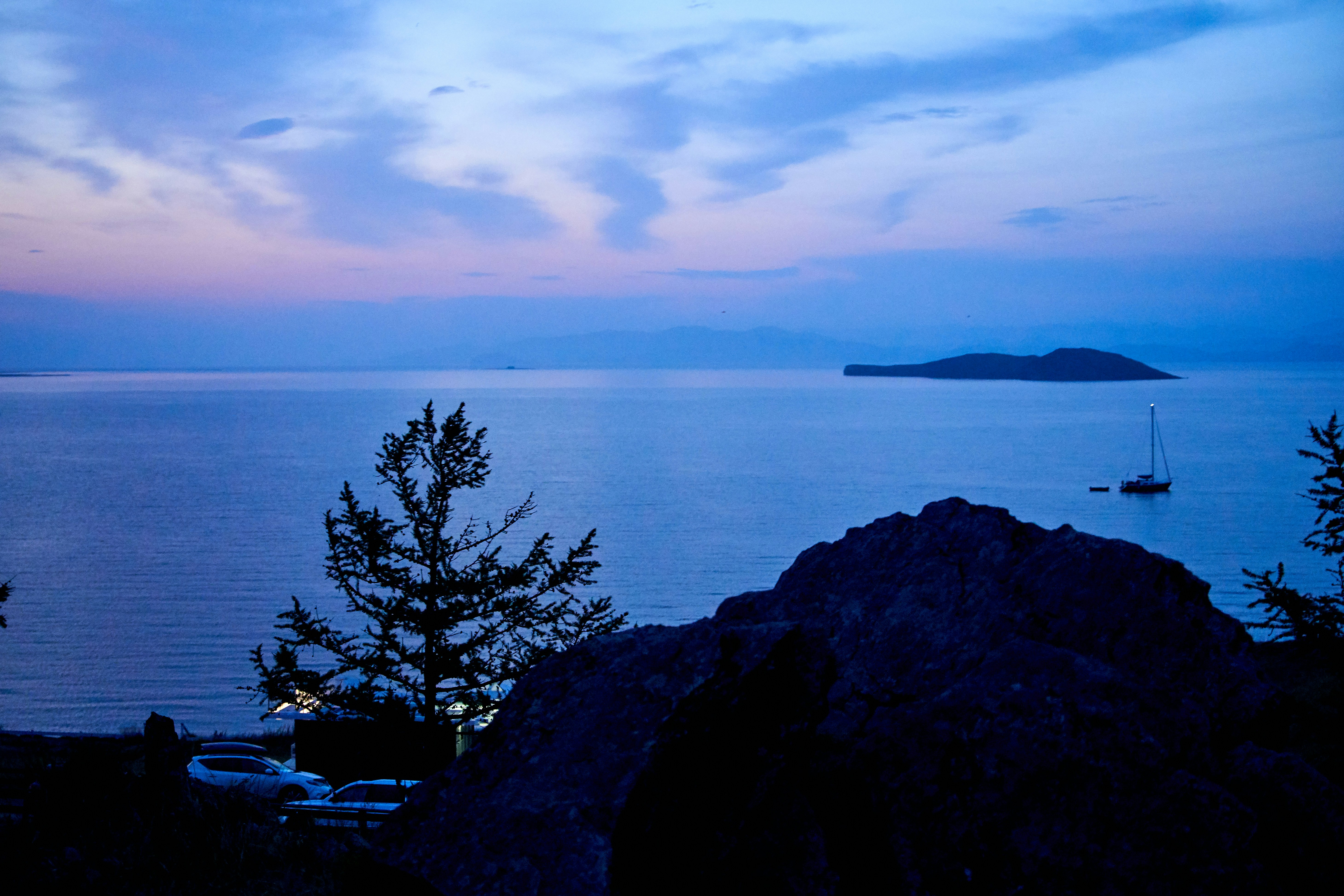 Photo by raimondklavins