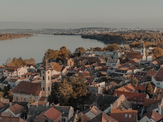 aerial view of city buildings during daytime που να μείνετε στο Βελιγράδι